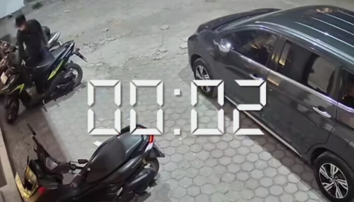 TERBONGKAR CCTV! Motor Honda Vario 125 Milik Pasien Klinik Gigi di Tuparev Cirebon Raib Digondol Maling